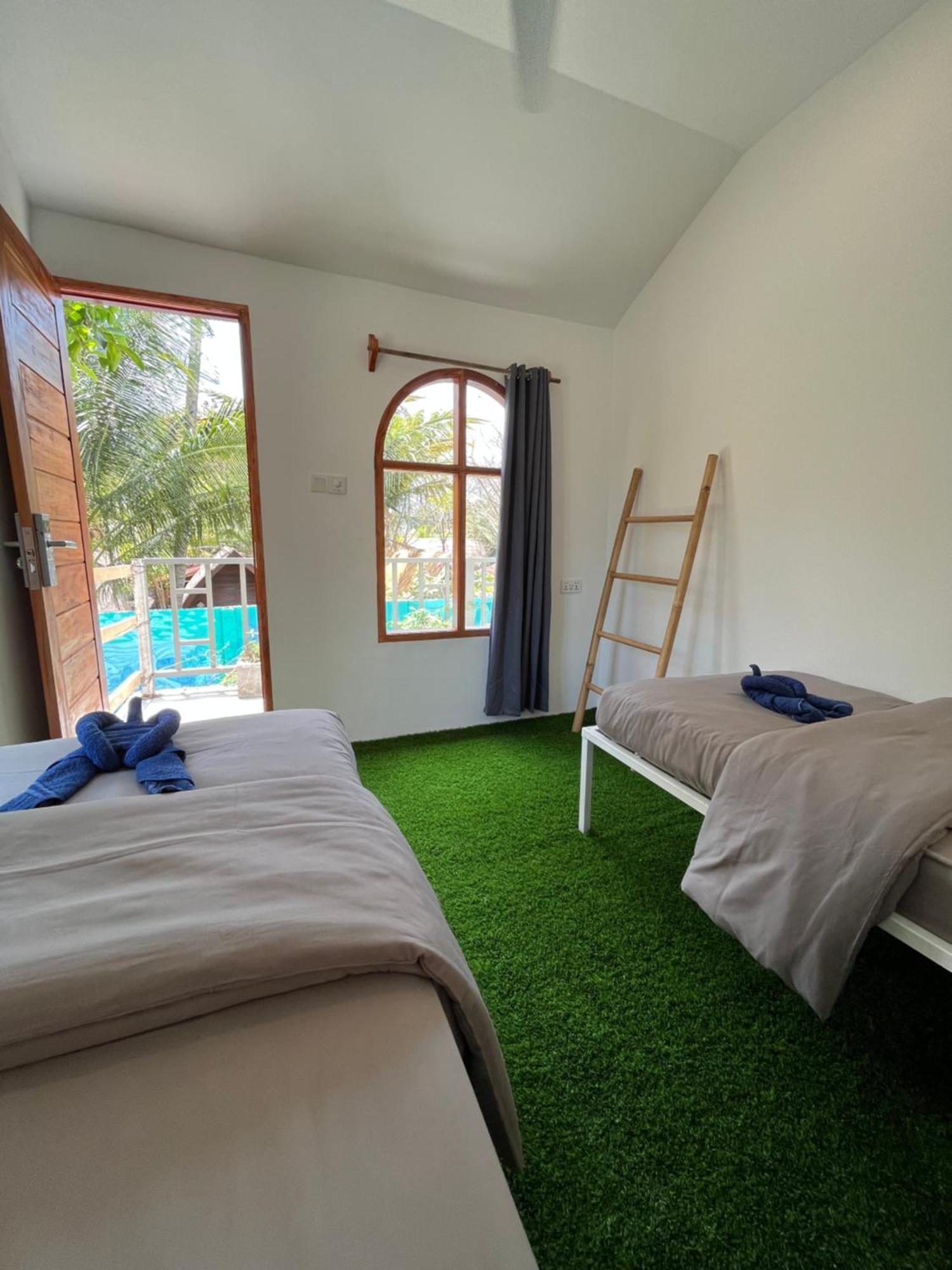 Tipsea Turtle Gili Air Hotel Exterior photo