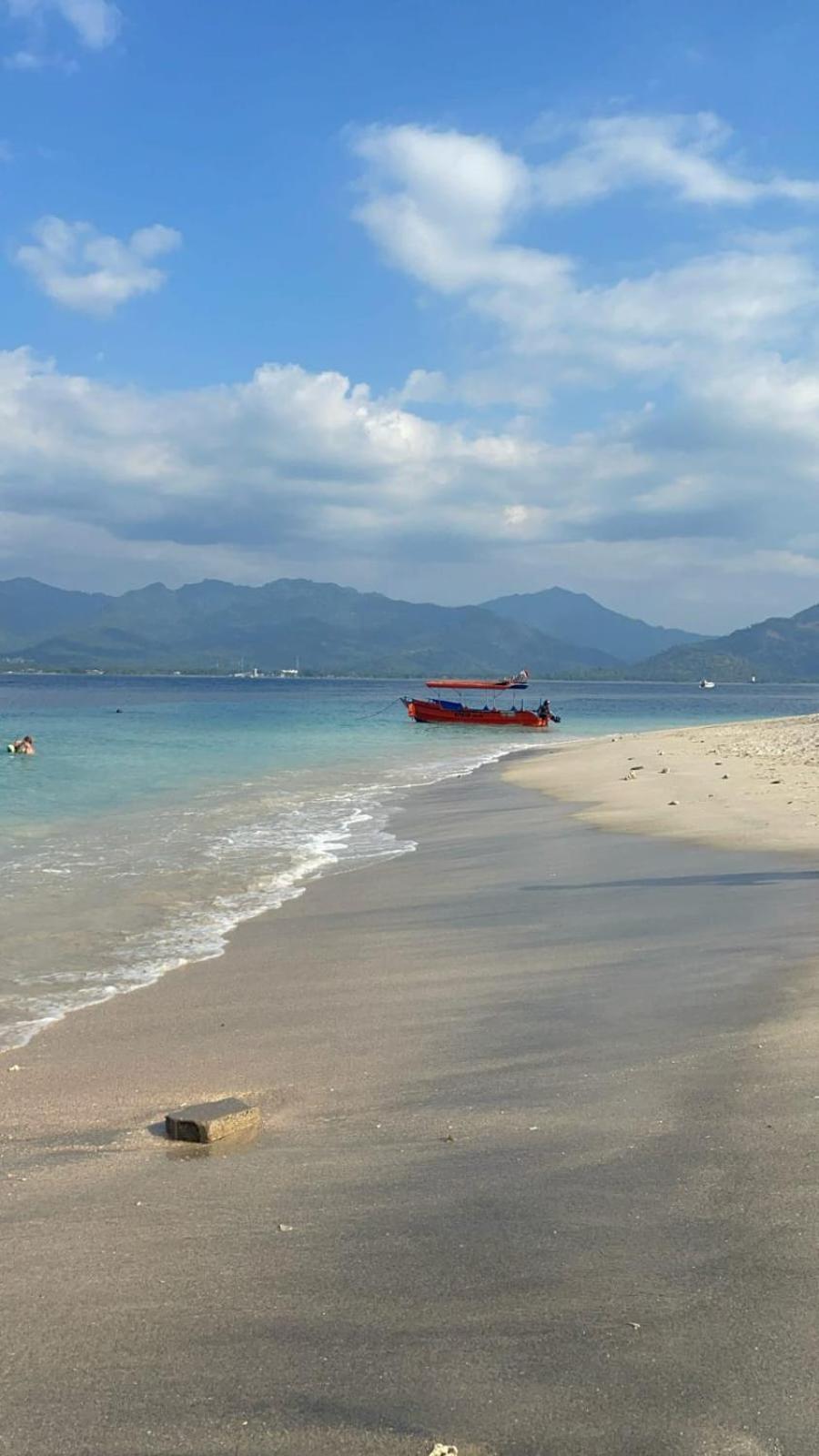 Tipsea Turtle Gili Air Hotel Exterior photo