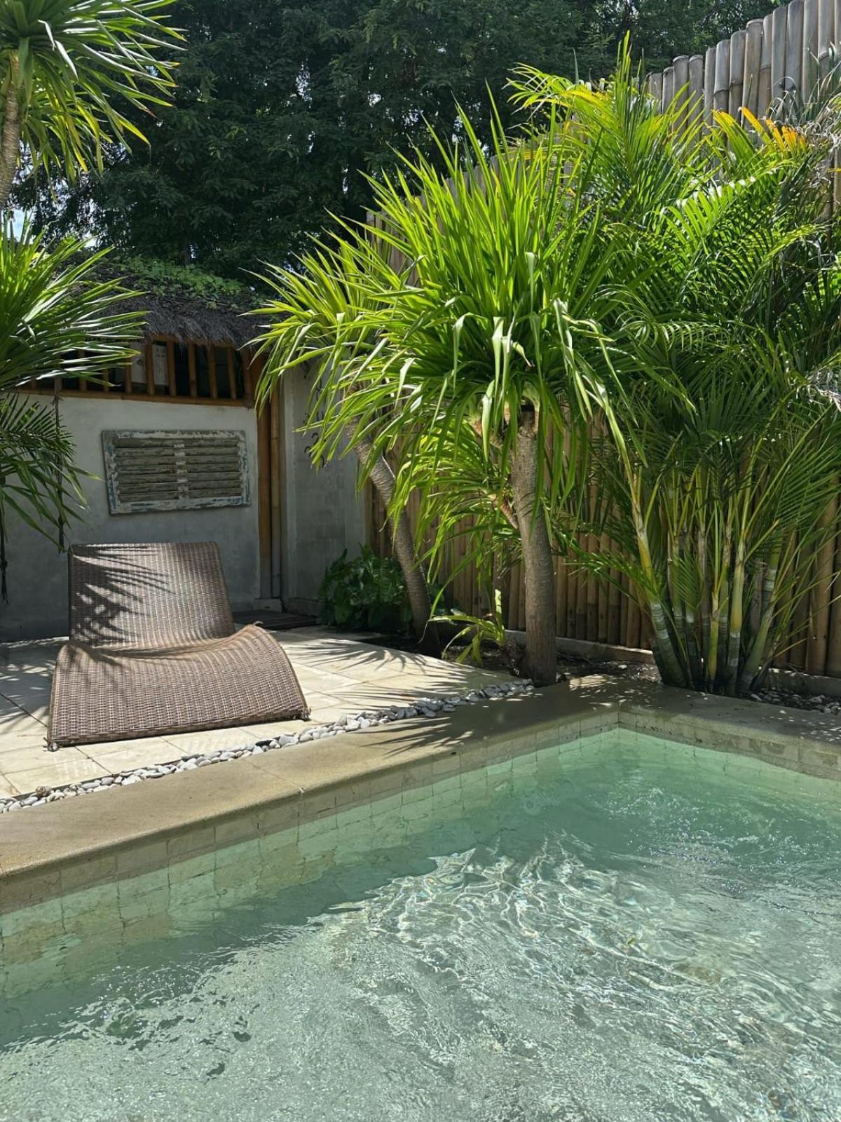 Tipsea Turtle Gili Air Hotel Exterior photo