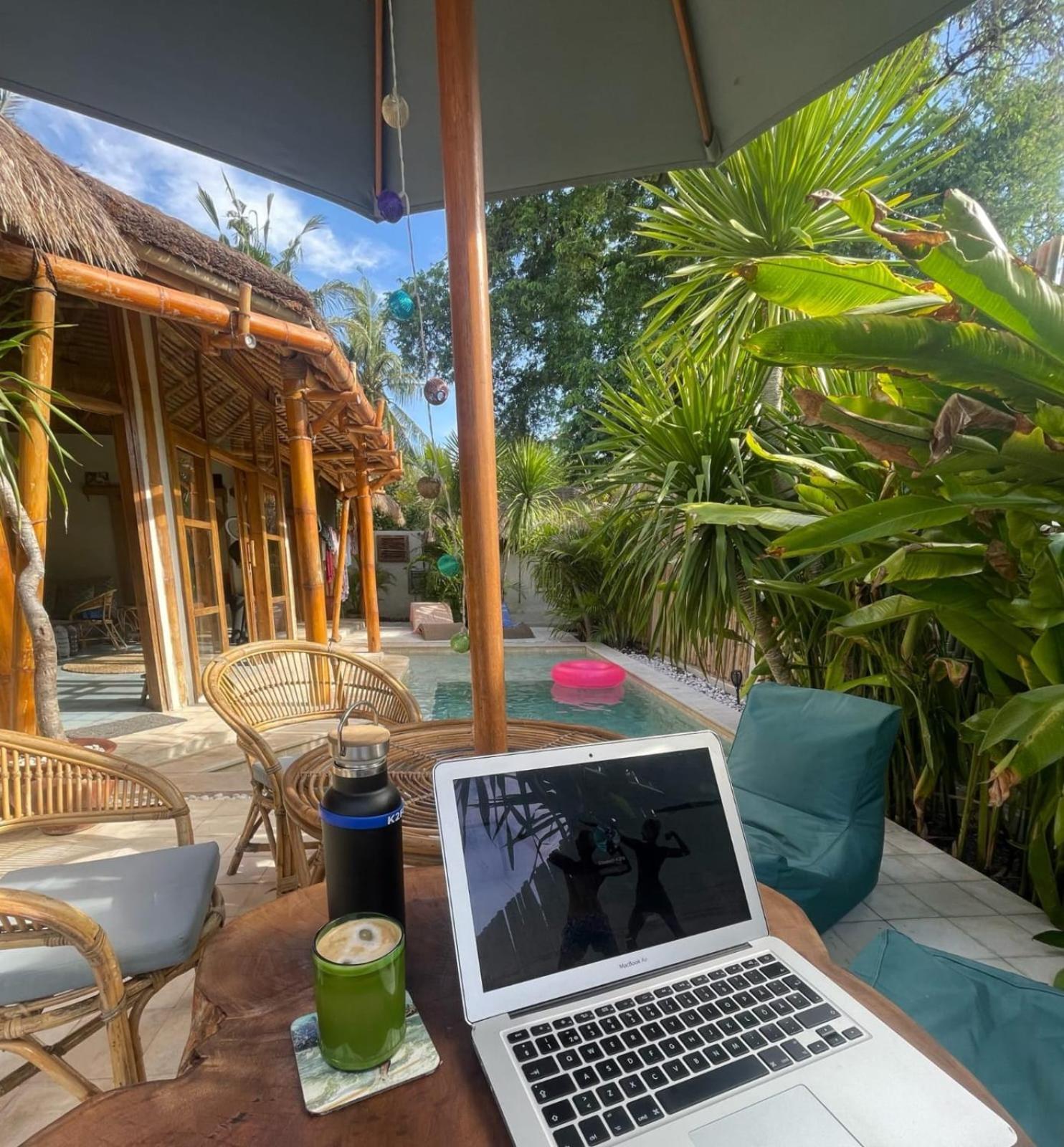 Tipsea Turtle Gili Air Hotel Exterior photo